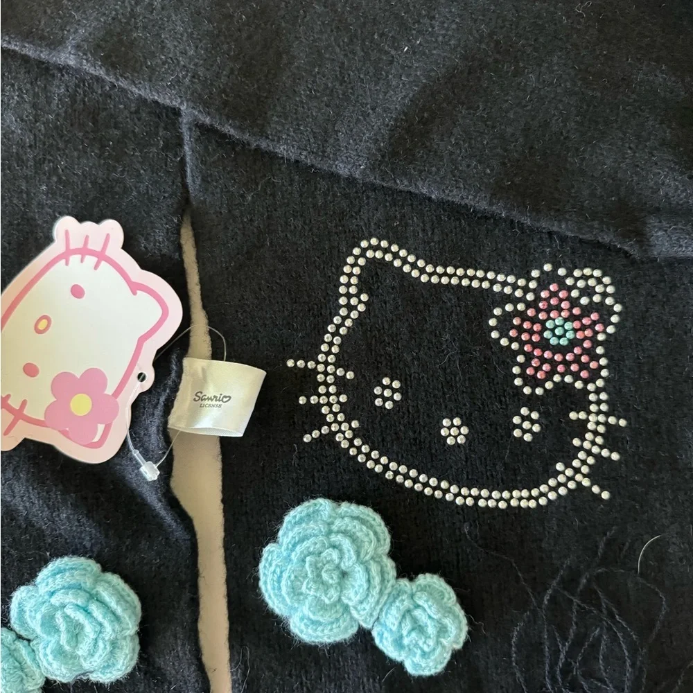 Hello kitty wool scarf